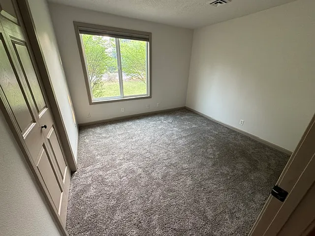 21103 Lancelot Ave — Photo 5