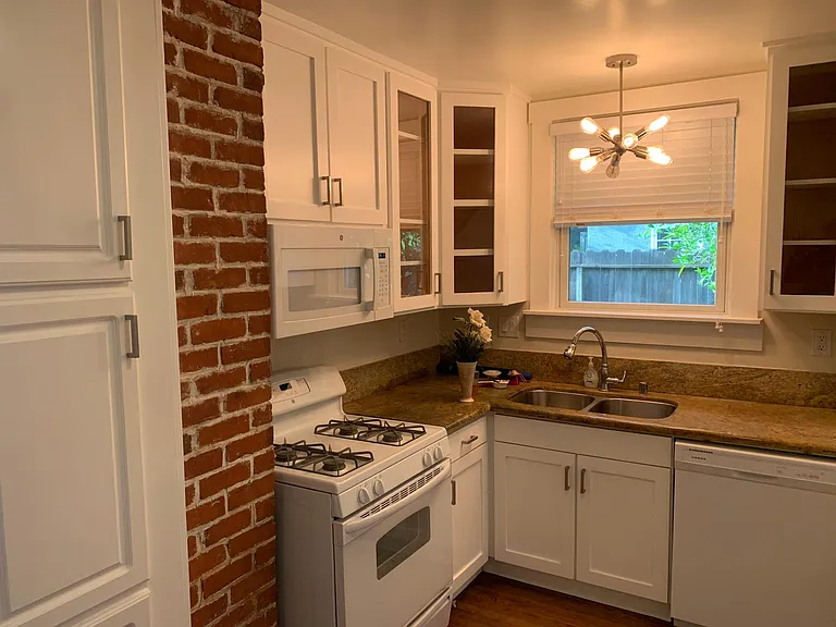 505 Coloma St — Photo 4