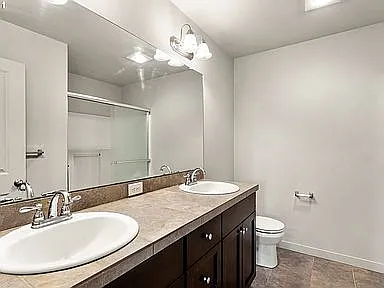 5810 NE 47th St — Photo 9
