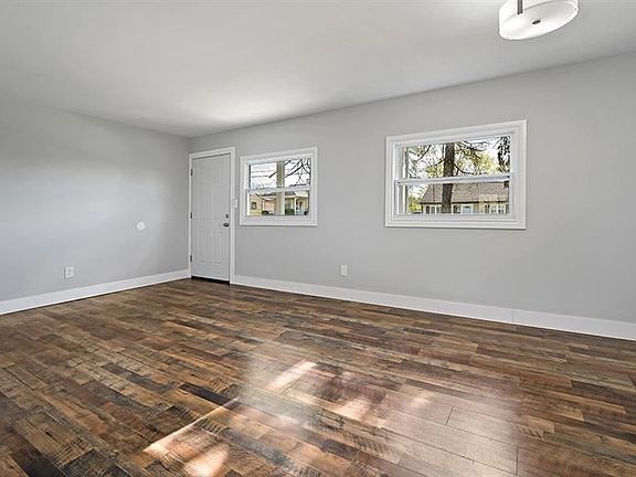 4th image of 125 Pacific Blvd