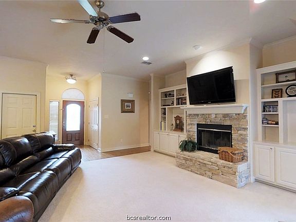 4th image of 15033 Turnberry Cir
