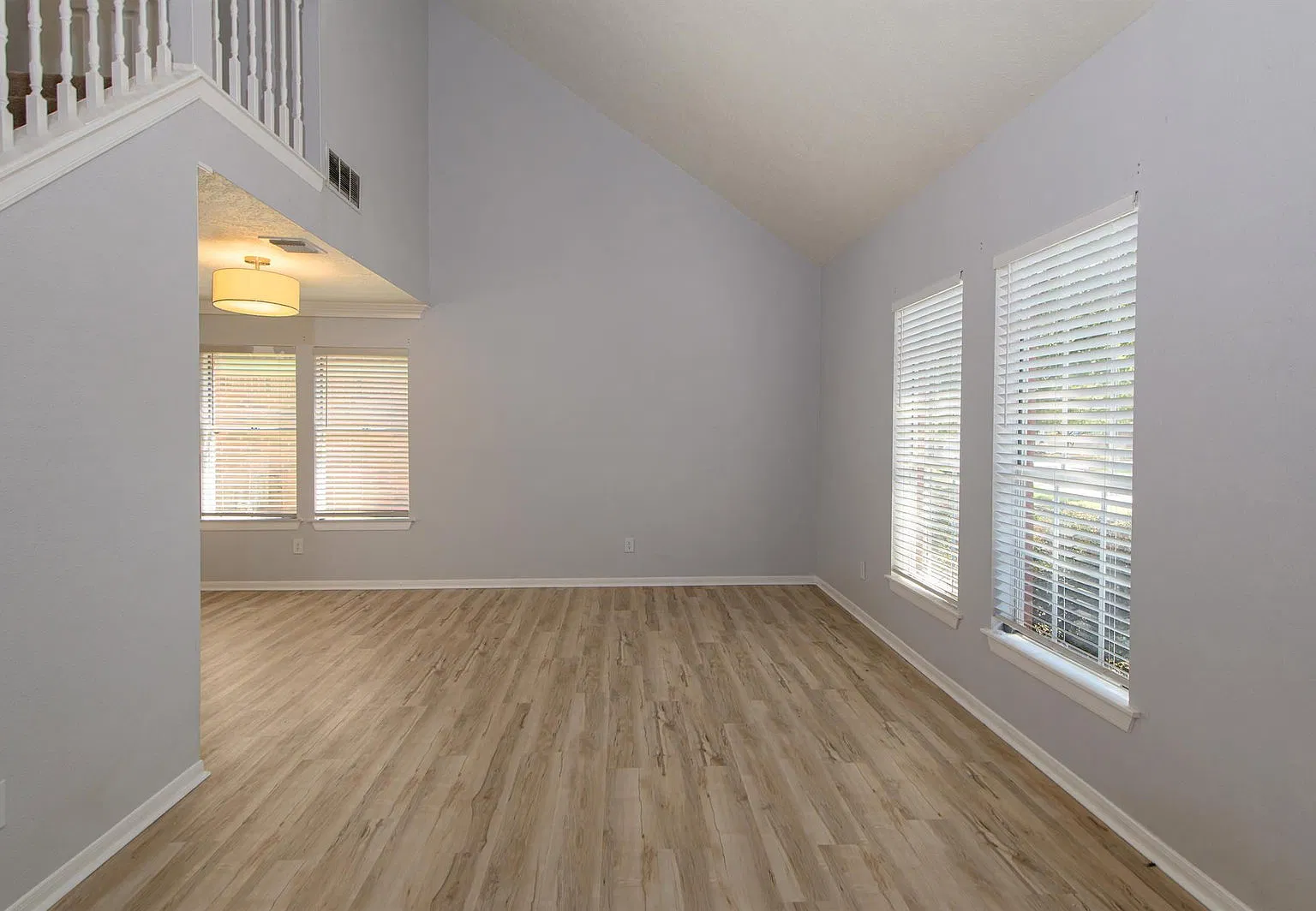 3 bed, 2.5 bath, 2160 sqft, $2,400 — Photo 3
