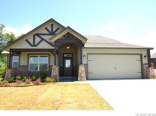 208 W 54th Ct S, Sand Springs, OK 74063