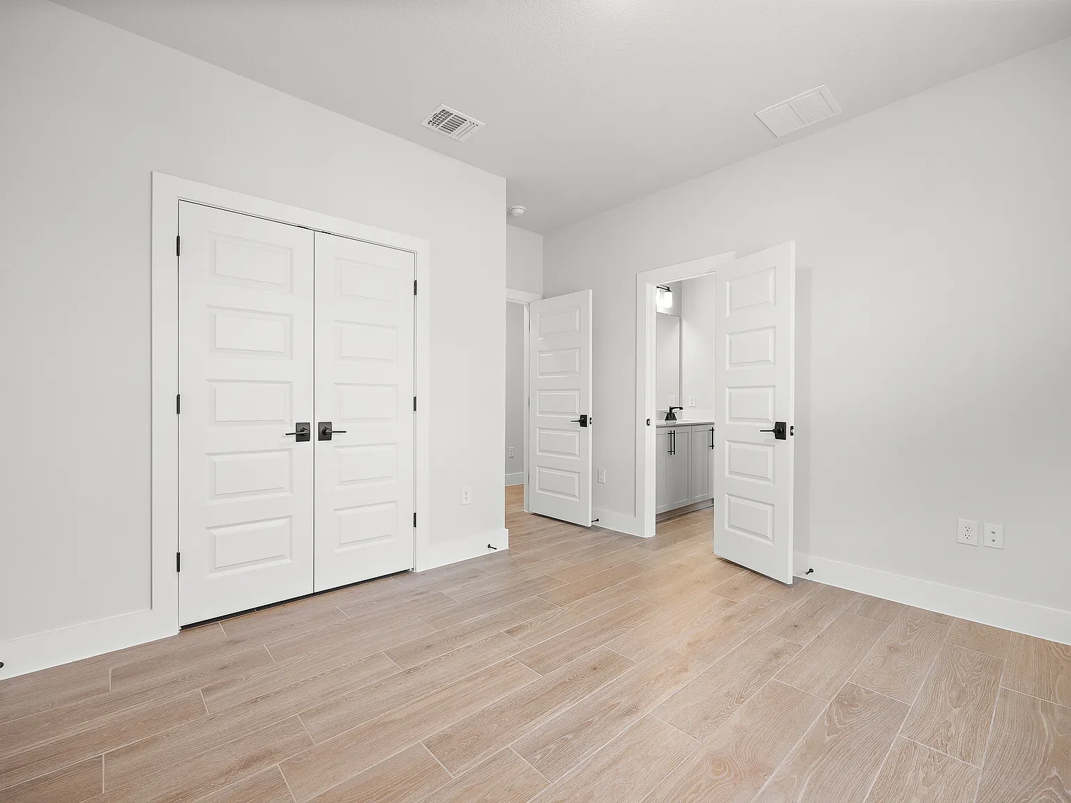 4 bed, 3.5 bath, 2198 sqft, $3,300 — Photo 2