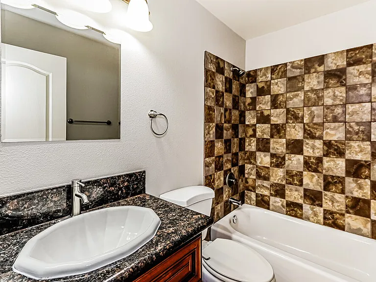 10424 Armand Ave — Photo 12