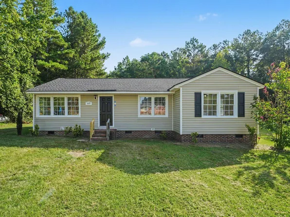 529 Cecil St, Fayetteville, NC 28312
