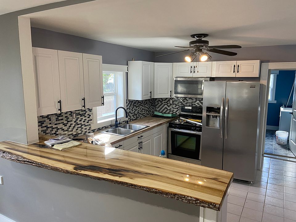 1st image of 7568 Cadillac Ave #1