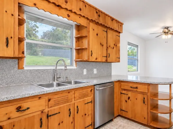 1301 Olive St, Baytown, TX 77520