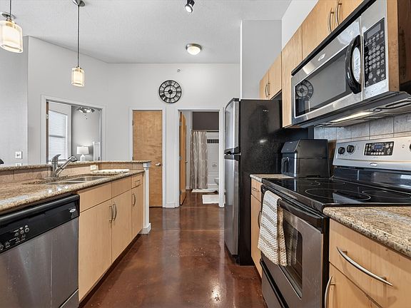 5th image of 201 W Lancaster Ave Unit 406