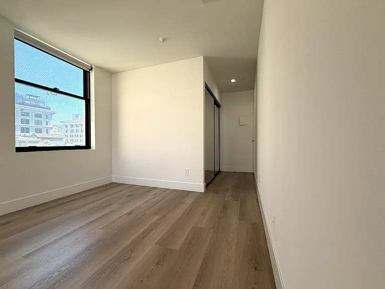 Premiere Towers — Photo 34