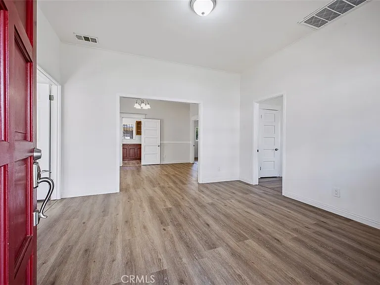 209 N Monterey St — Photo 9