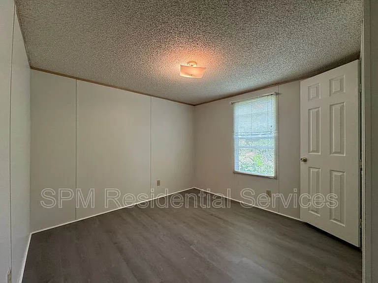 1227 Village Rd — Photo 17