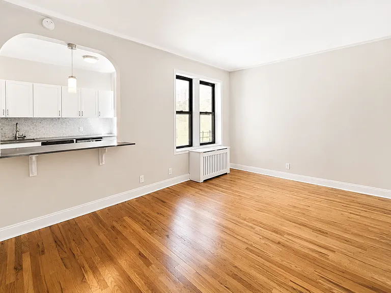 213 Bennett Ave #6D — Photo 2