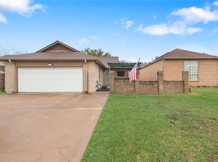 2900 Broadmoor Dr, Bryan, TX 77802