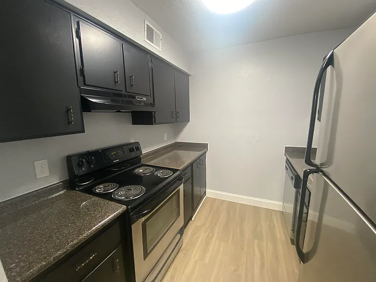 1530 Live Oak Dr #D4 — Photo 9