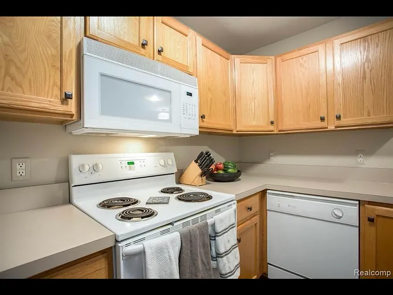 2803 Barclay Way — Photo 68