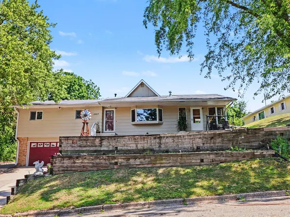 1537 Willow Dr, Red Wing, MN 55066