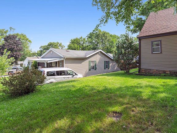 2nd image of 3038 Marshall St