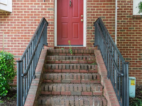 17 Miles Cary Mews