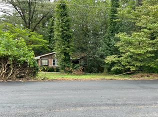 593 Doyal Mills Ct, Stone Mountain, GA 30083
