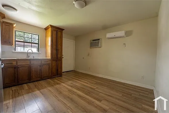 220 Armstrong St — Photo 25