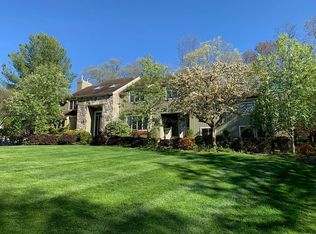 24 Mohawk Trl, Katonah, NY 10536