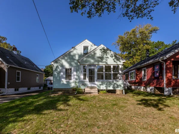 203 Bird Ave, Bartonville, IL 61607