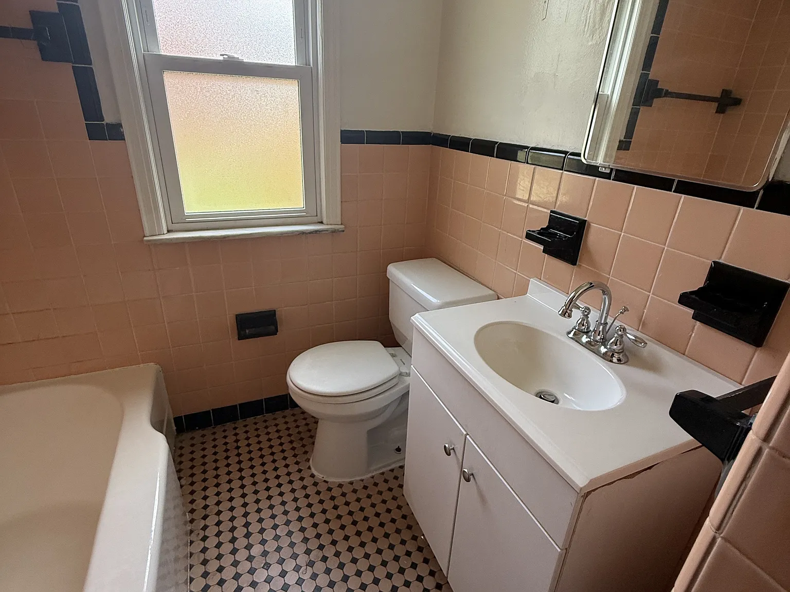 1115 Villaview Rd - 1 — Photo 4