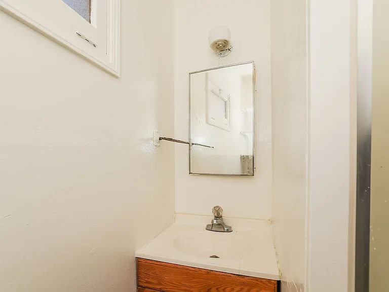 2107 Montgomery Dr — Photo 12