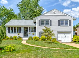 30 Kenwood Dr, Cherry Hill, NJ 08034