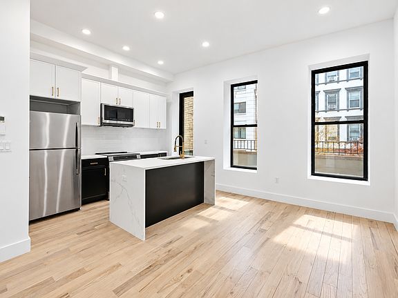 2nd image of 47 W 55th St APT 5