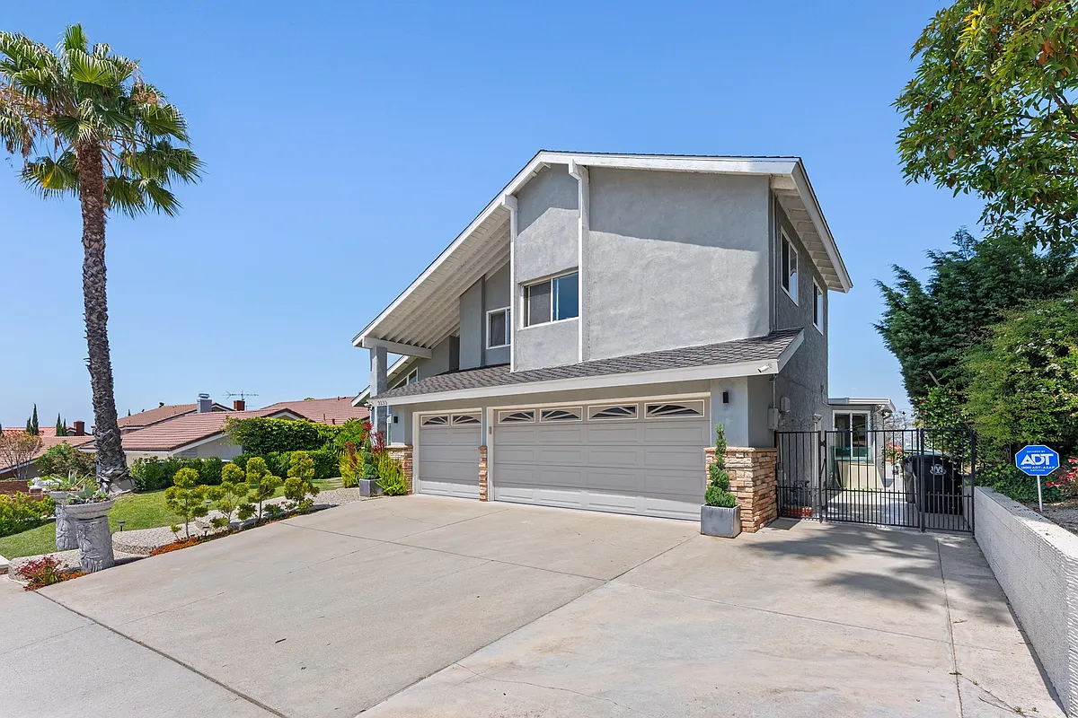 Building Photo - 3233 Hawkwood Rd