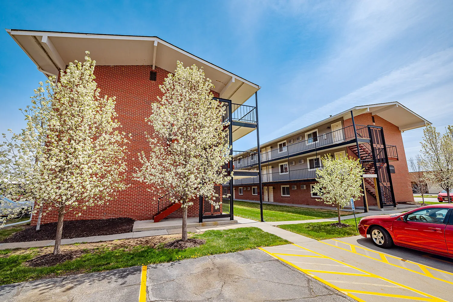 Marshall Apartments — Photo 4