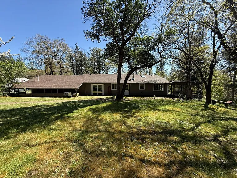 9042 Monument Dr — Photo 22