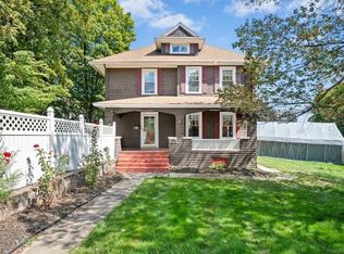 612 Grove St, Worcester, MA 01605
