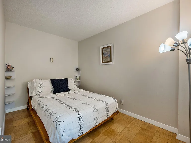 2201 L St NW #217 — Photo 18