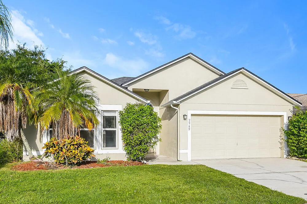 4 bed, 2.0 bath, 1854 sqft, $3,290 — Photo 3