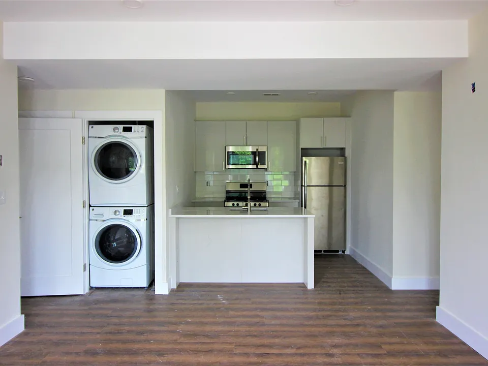 843 Columbia Rd #3