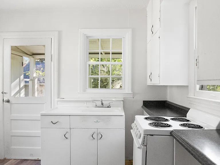 313 California Ave #A — Photo 10