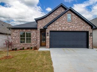 192 Fletcher Ridge Dr, Little Rock, AR 72223