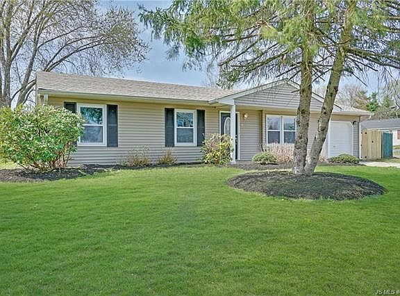 2nd image of 19 Bayberry Dr