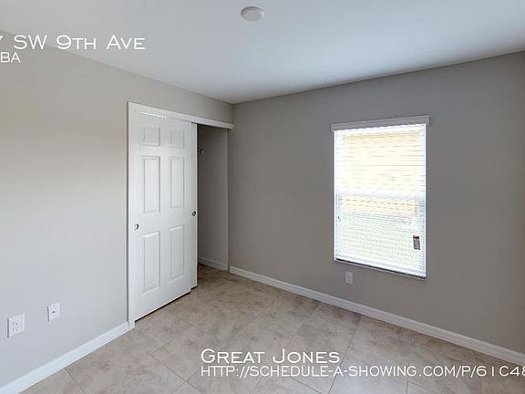 4th image of 4417 SW 9th Ave