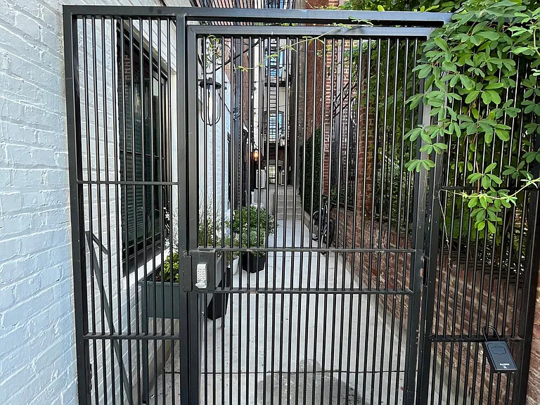 1412 15th St NW #2 — Photo 8