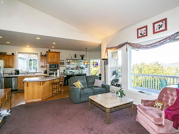 5th image of 14620 SE Loren Ln