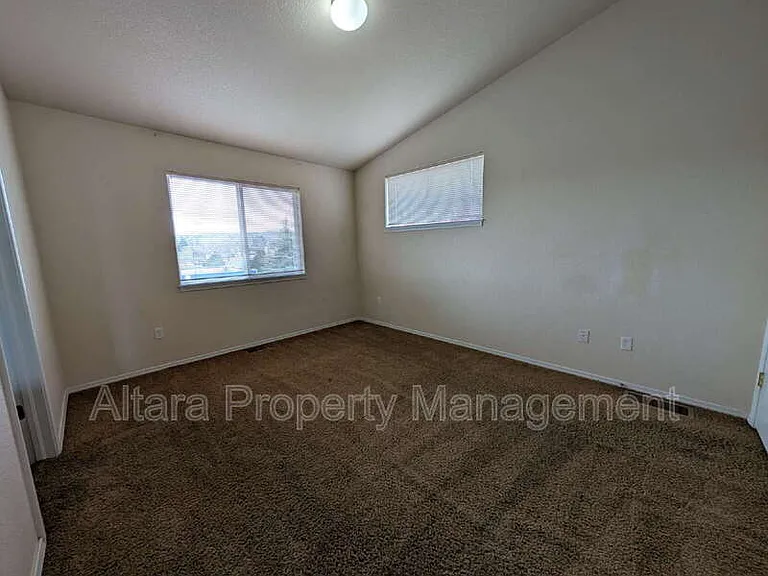 4848 Iron Horse Villas Point — Photo 6