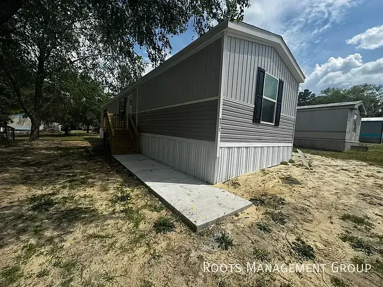 211 Connie Ct #211C — Photo 2