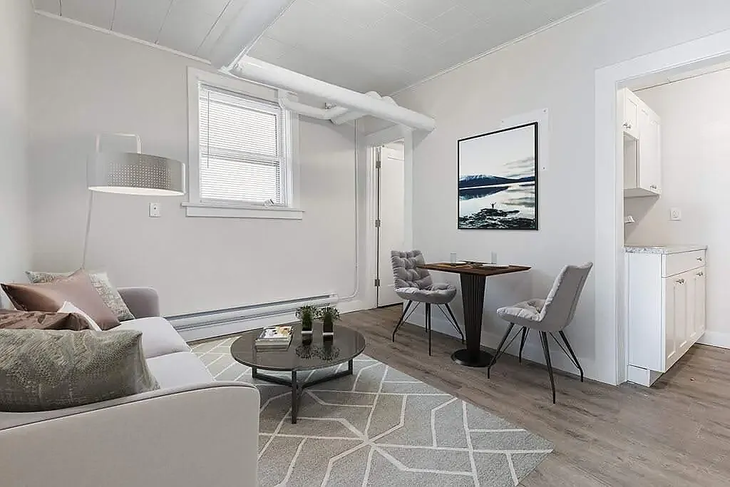 Granville Apartments — Photo 3