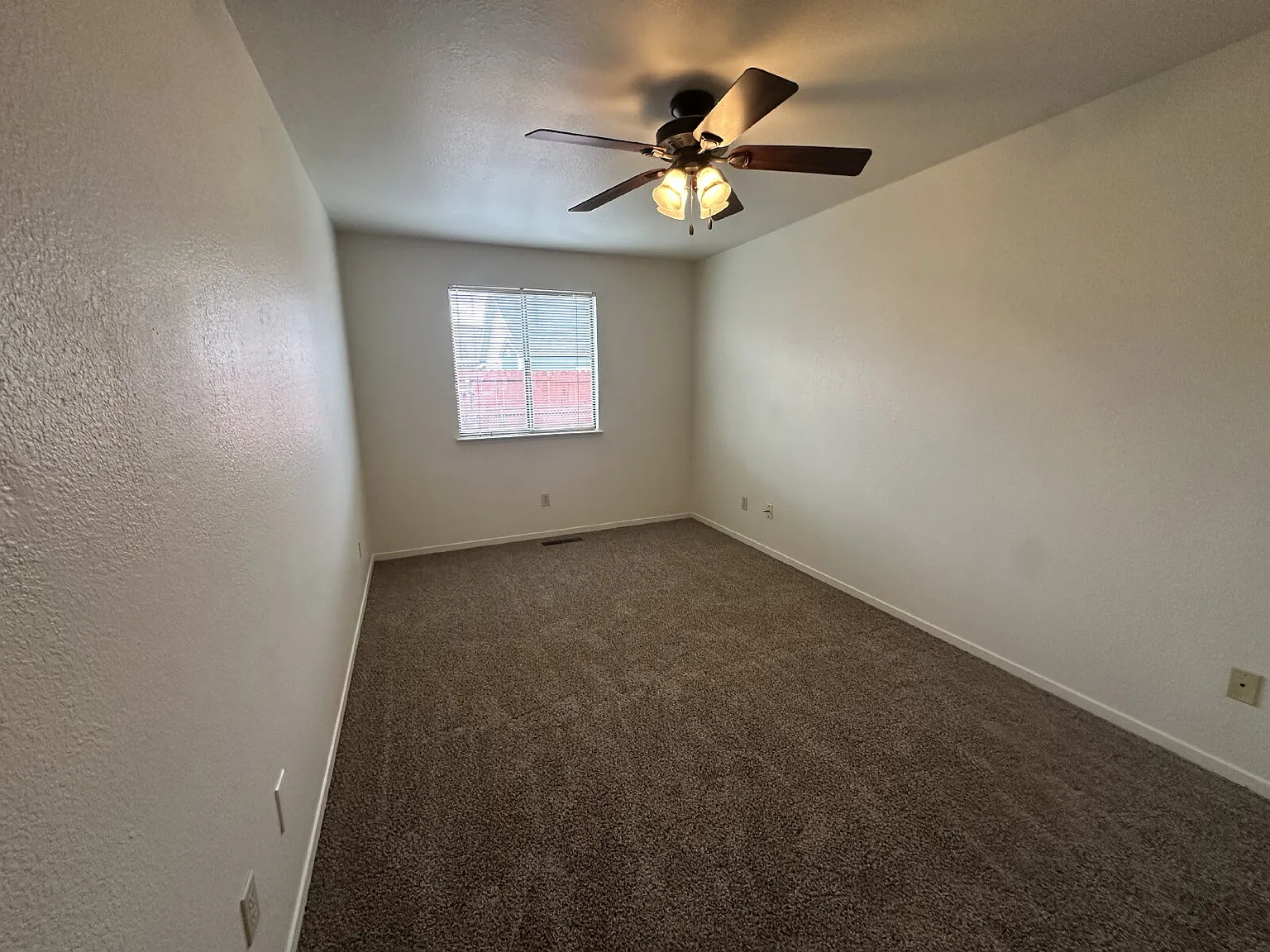 2 bed, 2.0 bath, 1100 sqft, $2,200 — Photo 2
