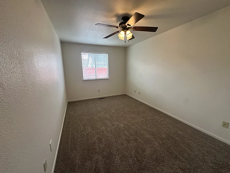 4186 Sherman Ln — Photo 2