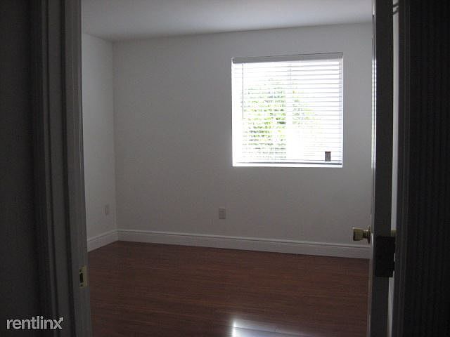 1st image of 209 Somerset St